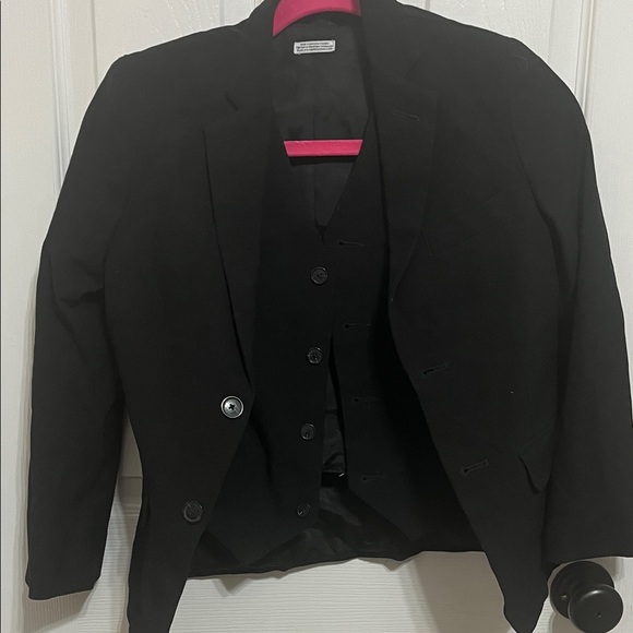 Calvin Klein Kids Classic Black 3 piece suit - Picture 3 of 4